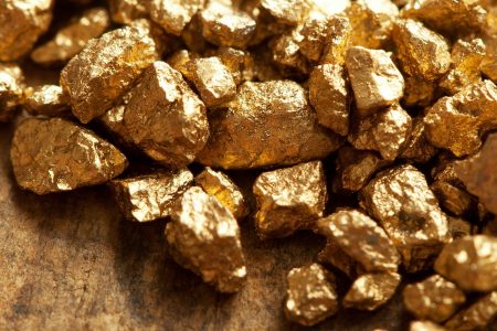 El oro cambia de color y aumenta su valor