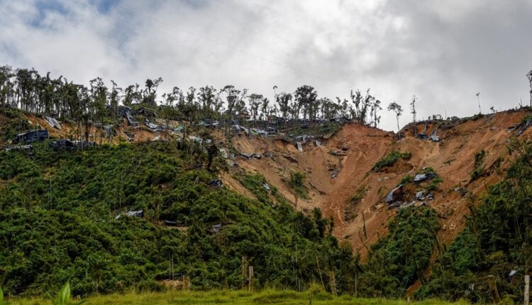 PRESIDENTE DEL ECUADOR CONFIRMA LAS DENUNCIAS DE PRENSA MINERA SOBRE MINERÍA ILEGAL