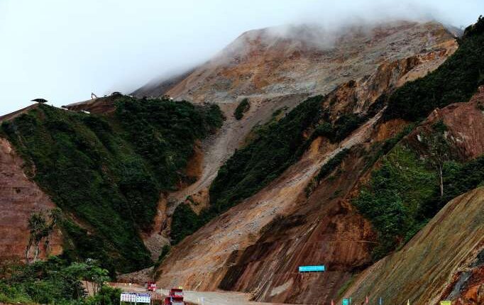 Minería de Ecuador generó 374 millones en inversión y 1.000 en exportaciones