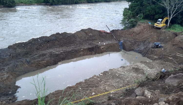 Utilizan una segunda motobomba para el rescate de los mineros