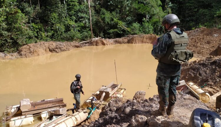 MILITARES INHABILITARON MAQUINARIA QUE ERA UTILIZADA PARA MINERÍA ILEGAL EN CASCALES