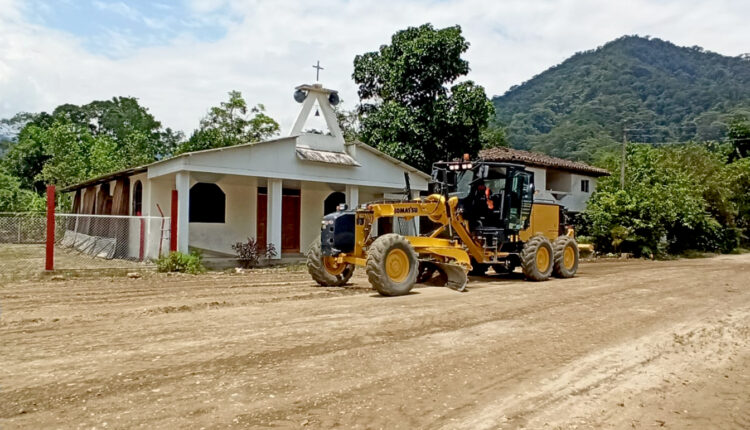 LUNDIN GOLD APORTA EN EL MANTENIMIENTO VIAL DE LAS COMUNIDADES CERCANAS A LA MINA FRUTA DEL NORTE