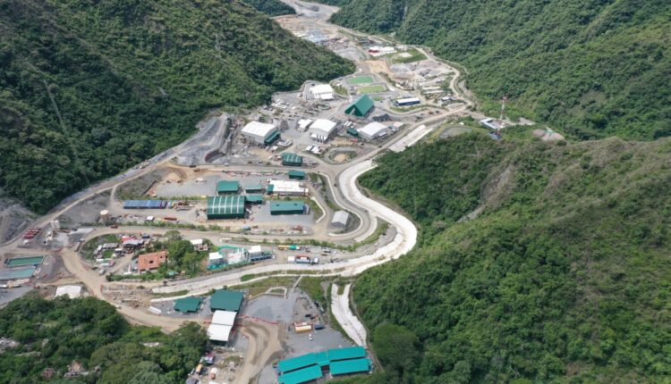 ENFOQUE-En busca del tesoro: minería ilegal de oro cerca a pueblo colombiano y afecta producción de Zijin