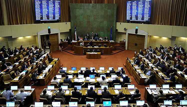 Debaten en Chile proyecto sobre impuestos a empresas mineras