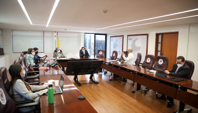 Encuentro bilateral entre Ministros de Energía de Ecuador y Colombia abre espacios de cooperación técnica para fortalecer los sectores energético y minero