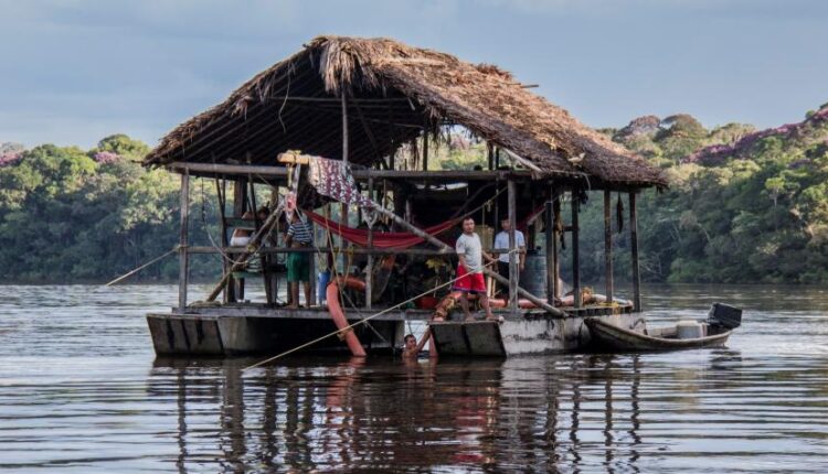 Minería ilegal en el río Caquetá: continúa el peligro para los indígenas