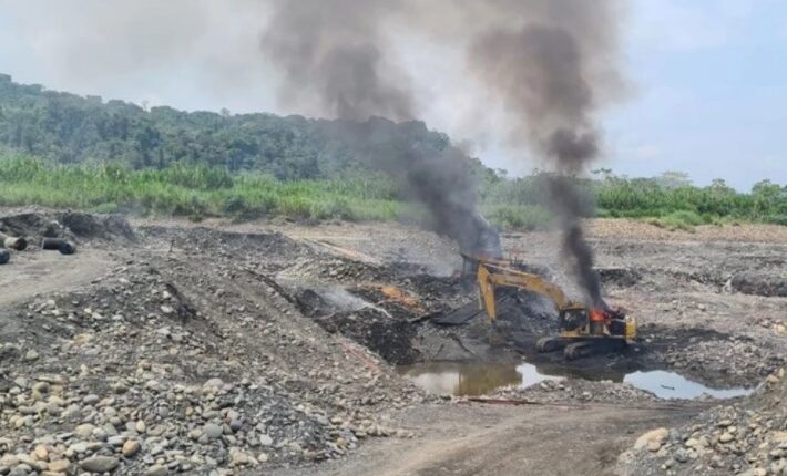 Maquinaria encontrada en minería ilegal no será destruida, se entregará a municipios y gobernaciones