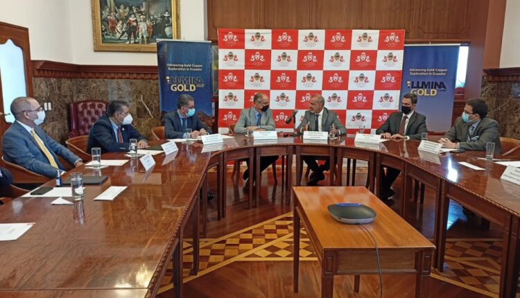 Suscriben convenio para profesionalizar estudiantes en minería