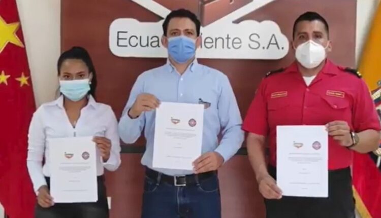 EcuaCorriente S.A. firma convenio para fortalecer labores de rescate