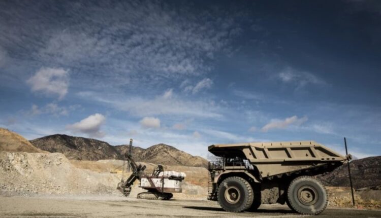 Las mineras denuncian retrasos en los permisos para proyectos por 2,800 mdd