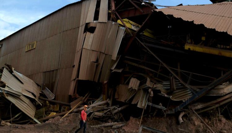 Rescatados ya 33 de los 39 mineros atrapados en una mina de Canadá