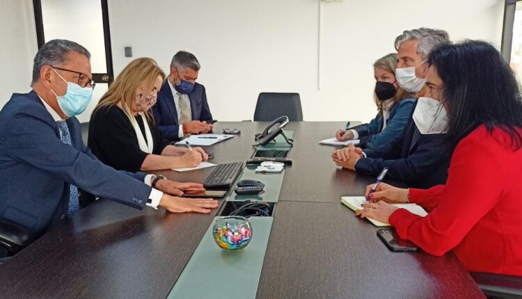 Ministro Bermeo sostiene reunión estratégica para el desarrollo de sectores estratégicos