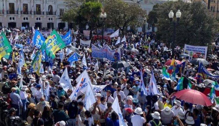 Multitudinaria presencia de mineros del Ecuador en apoyo al desarrollo del país