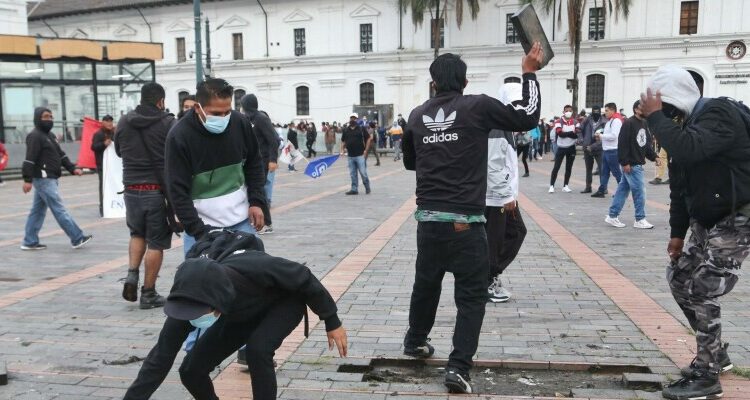 Cuantiosas pérdidas económicas tras violento paro de antimineros