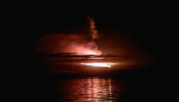 Volcán Wolf erupciona en la isla Isabela de Galápagos