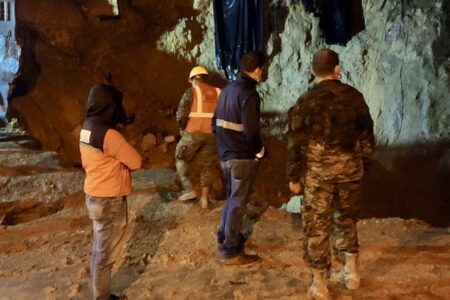 Más trabajadores del área del socavón fueron amenazados