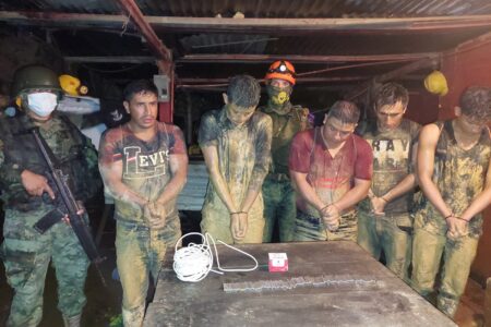 Sableros se burlan del Estado ecuatoriano