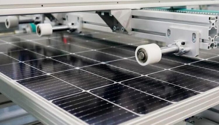 ¿Cuánta plata necesita la industria de los paneles solares?