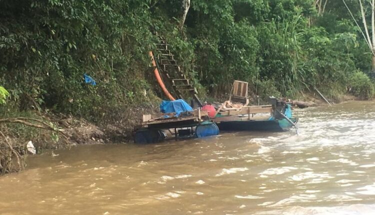 Amazonas: Identifican 20 dragas de minería ilegal en el río Cenepa