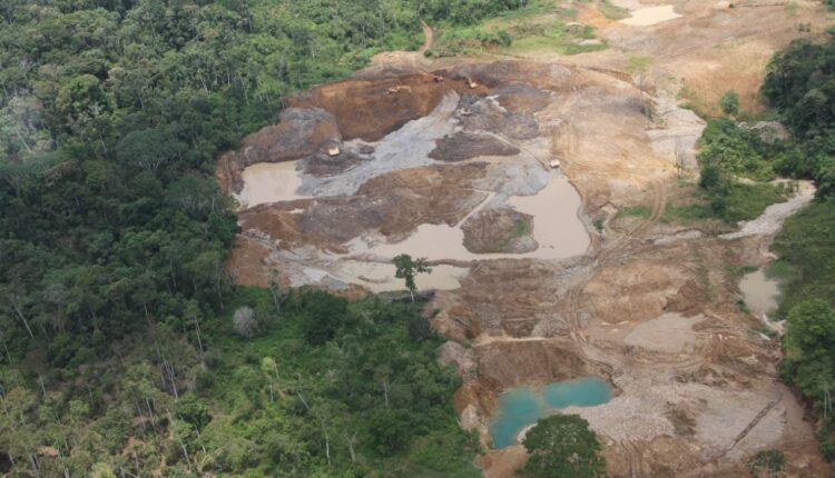 Ministro de Energía anunció suspensión de todas las actividades mineras en Yutzupino