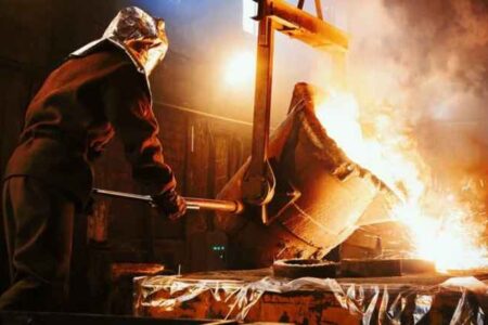 Cobre sube, bajos inventarios impulsan al níquel