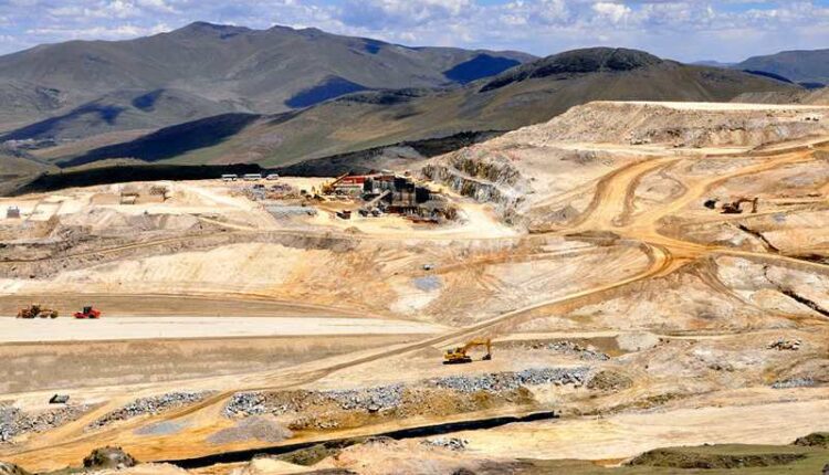 Perú aprueba la ampliación de la mina de cobre de Las Bambas a pesar de las protestas