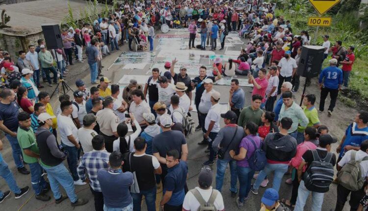 Continúa la paralización de la vía Panamericana