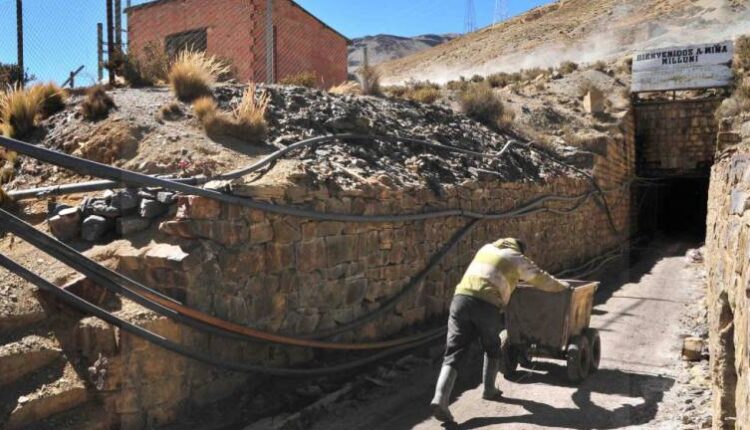Intervienen minería ilegal en la localidad de Milluni