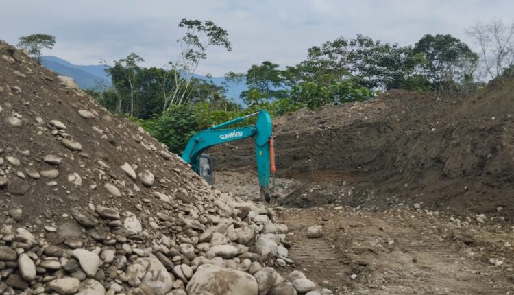 Yacimientos no concesionados en Gualaquiza son el atractivo turístico de los mineros ilegales