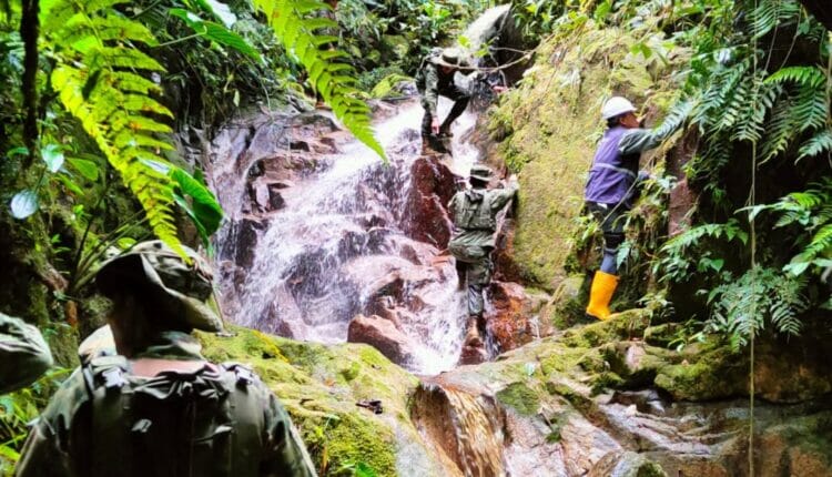 Frente ilegales de minería aluvial se toman el río Zamora