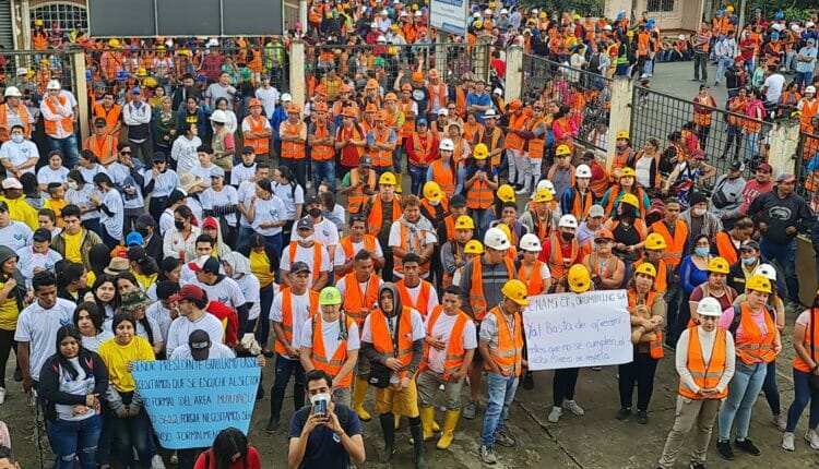 Mineros ponceños protagonizan gran marcha por el trabajo y la seguridad