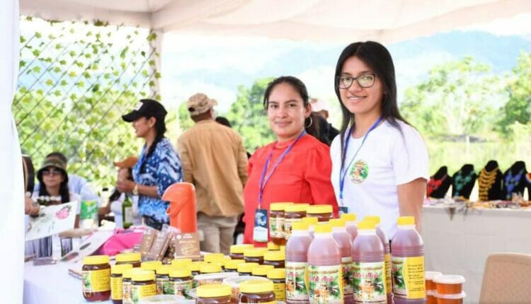 Yantzaza inauguró la Primera Expoferia de Encadenamiento Productivo y Minería