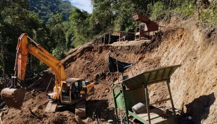 Mineros ilegales huyen durante operativo en Chinchipe