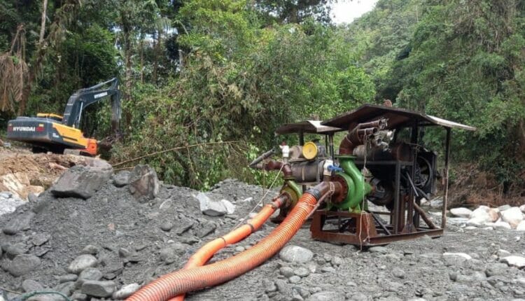 Minería ilegal en Yacuambi causa devastación ambiental