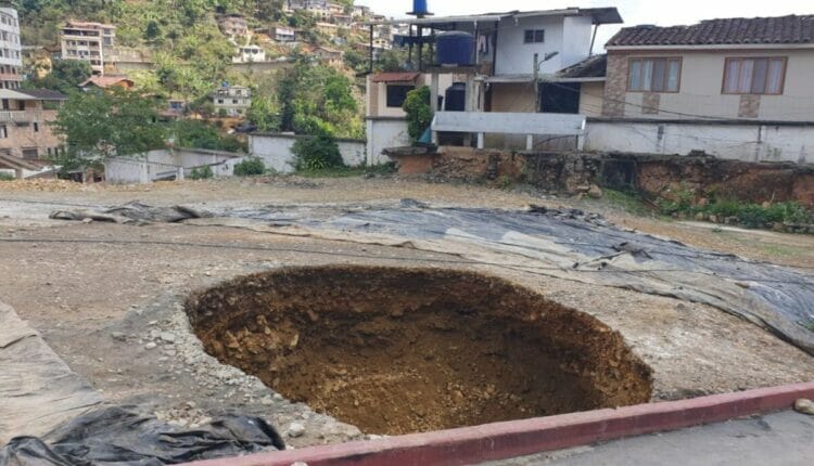 Zaruma hundida por la minería ilegal