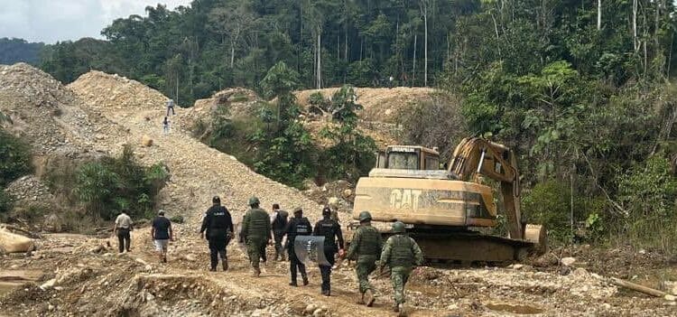 Policía Nacional controla minería ilegal en Napo