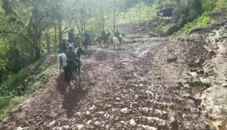 Militares deshabilitan maquinaria abandonada de mineros ilegales