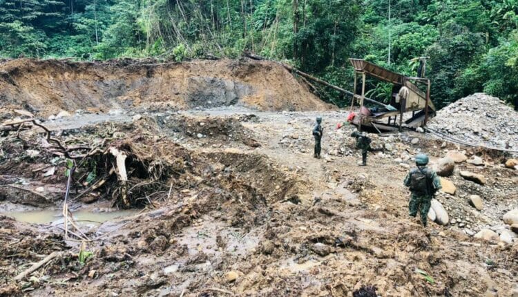 El populismo yace silencioso ante la minería ilegal