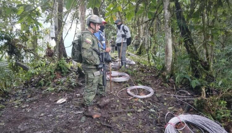 Fuerzas Armadas incauta 3.000 sacos de material aurífero