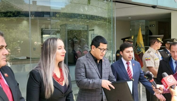 Acción de protección contra ley «sálvese quien pueda» presentó el concejal electo de Quito