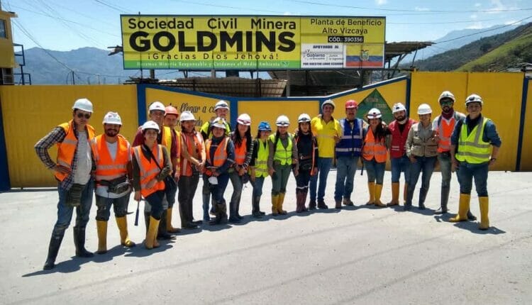 Goldmins impulsa acción solidaria hacia adultos mayores