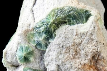 Científicos descubren enorme yacimiento mineral que podría satisfacer demanda mundial de baterías