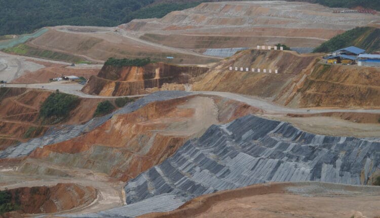 Alerta de Posible Desastre Ambiental: Riesgo de Colapso en Represas de Mina en Ecuador