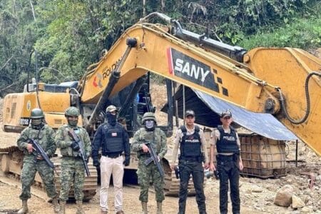 Operativo en Zamora Chinchipe: Acción Decisiva contra la Minería Ilegal para Proteger el Medio Ambiente