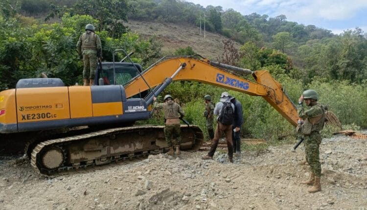 Ejército Ecuatoriano Contra Minería Ilegal en Macará, Loja