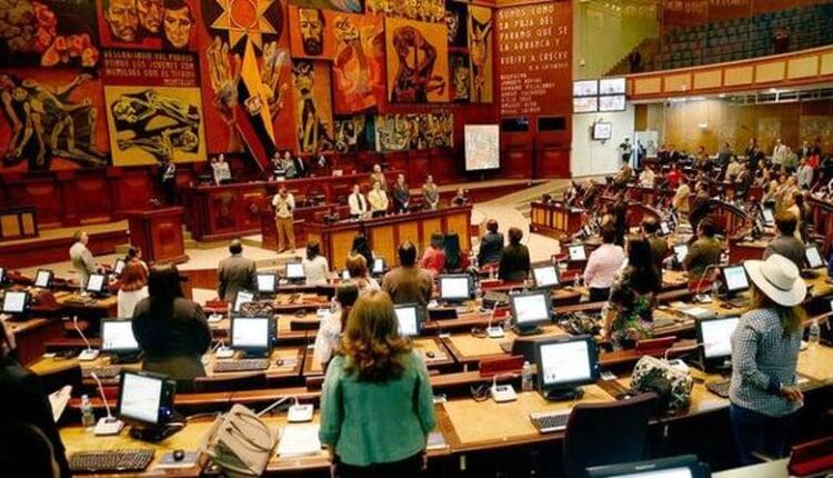 La Corte Constitucional Aprueba Proyecto de Enmienda Constitucional para Modificar Requisitos de Asambleístas