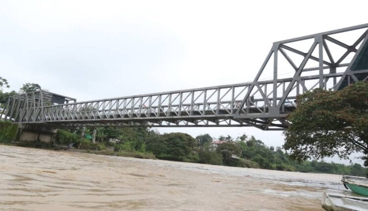 Inauguración del Puente sobre el Río Blanco