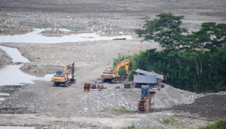 El río Huambuno en Napo se devasta con la minería ilegal