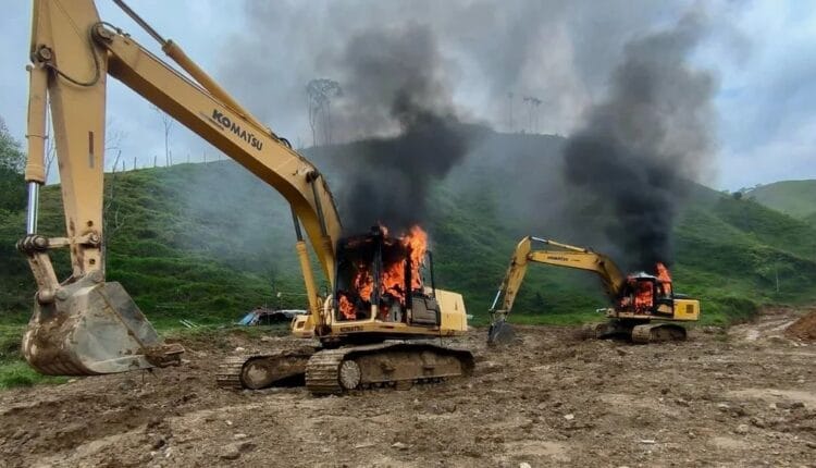 Gobierno Colombiano reglamenta destrucción de maquinaria amarilla utilizada en minería ilegal