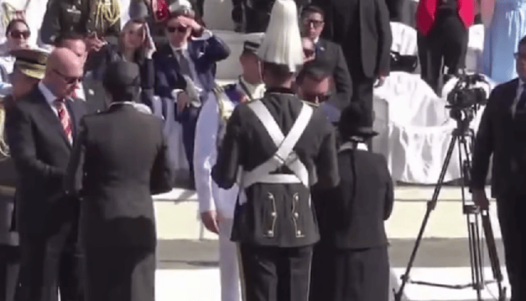 Daniel Noboa Condecora a Militares Caídos y Sobrevivientes del Alto Punino en Conmemoración de la Batalla de Pichincha